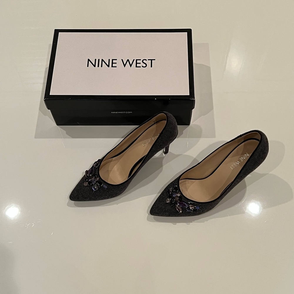 Dark grey heels with jewels